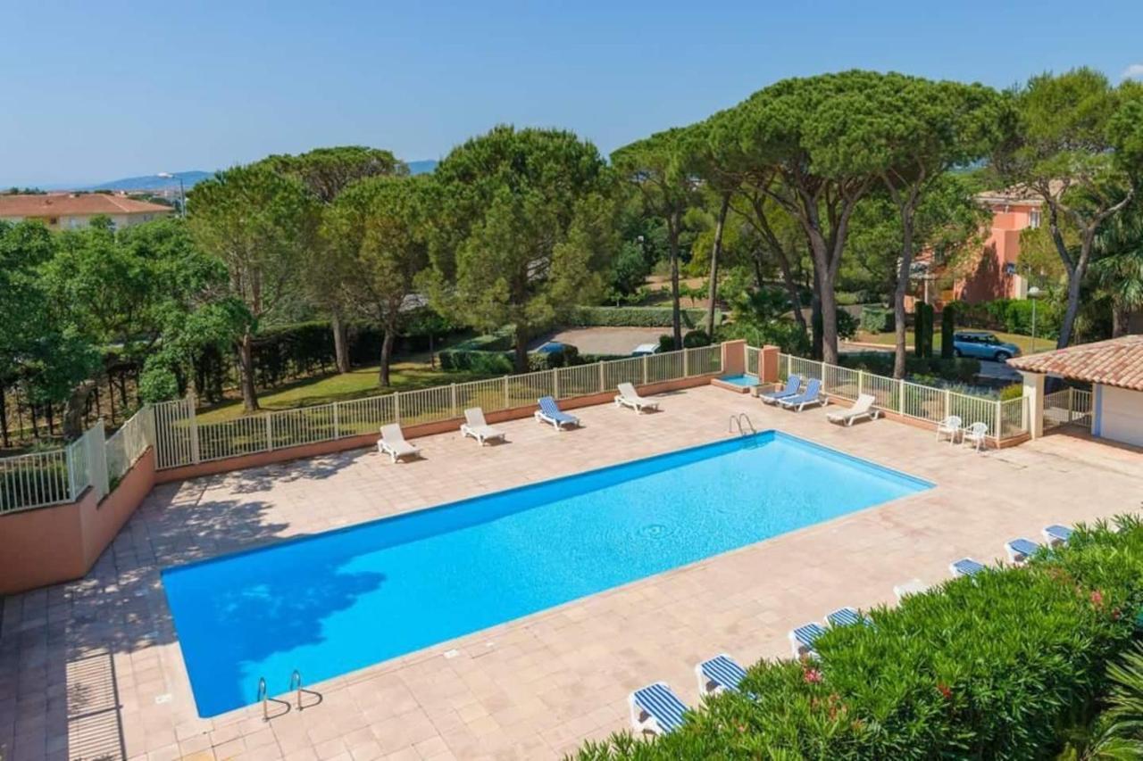 Oasis Des Grands Pins - Saint-Raphael - Residence Privee Avec Grande Piscine & Tennis Privee Exterior foto
